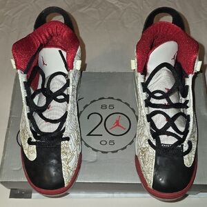 Air Jordan Dub Zero 2005. Sneakers with Red and Black Accents